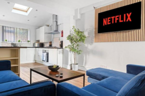 Work & Explore - 3BR City Stay - Free Parking